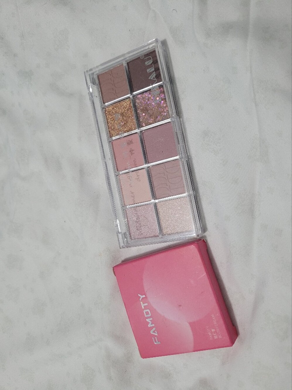 & Other Stories Pink and Rose Gold Eyeshadow Palette